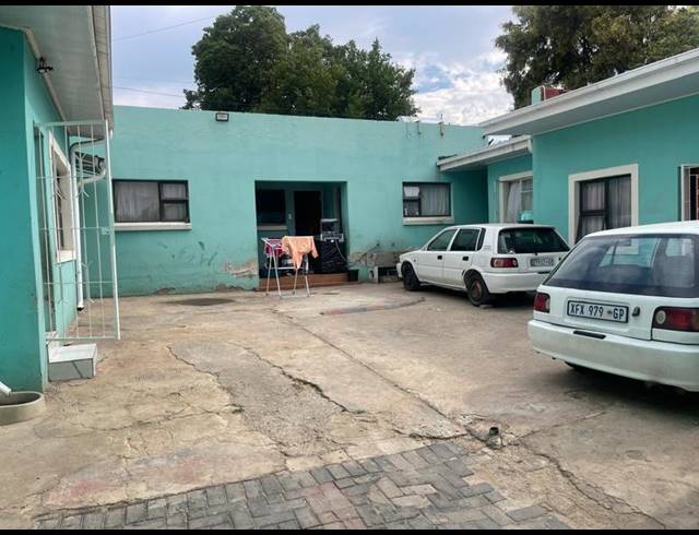 9 BEDROOM HOUSE FOR SALE IN TURFFONTEIN